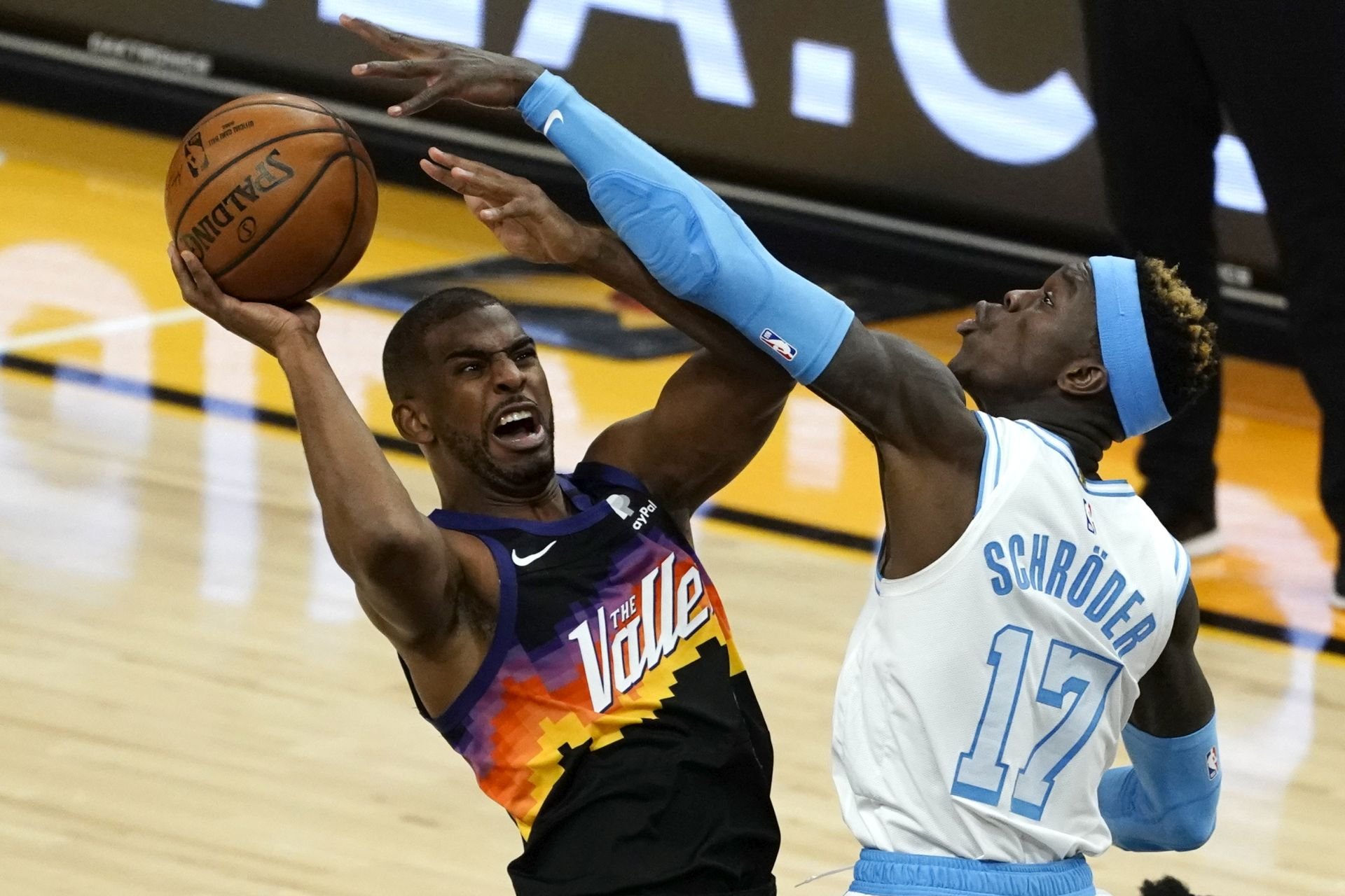 VIDEO: Lakers bez Jamesa prehrali vo Phoenixe, dráma v New Yorku