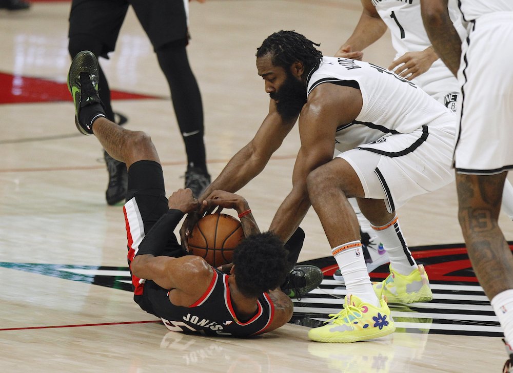 VIDEO: Parádny Harden potiahol sám Brooklyn, oslabení Lakers jasne prehrali