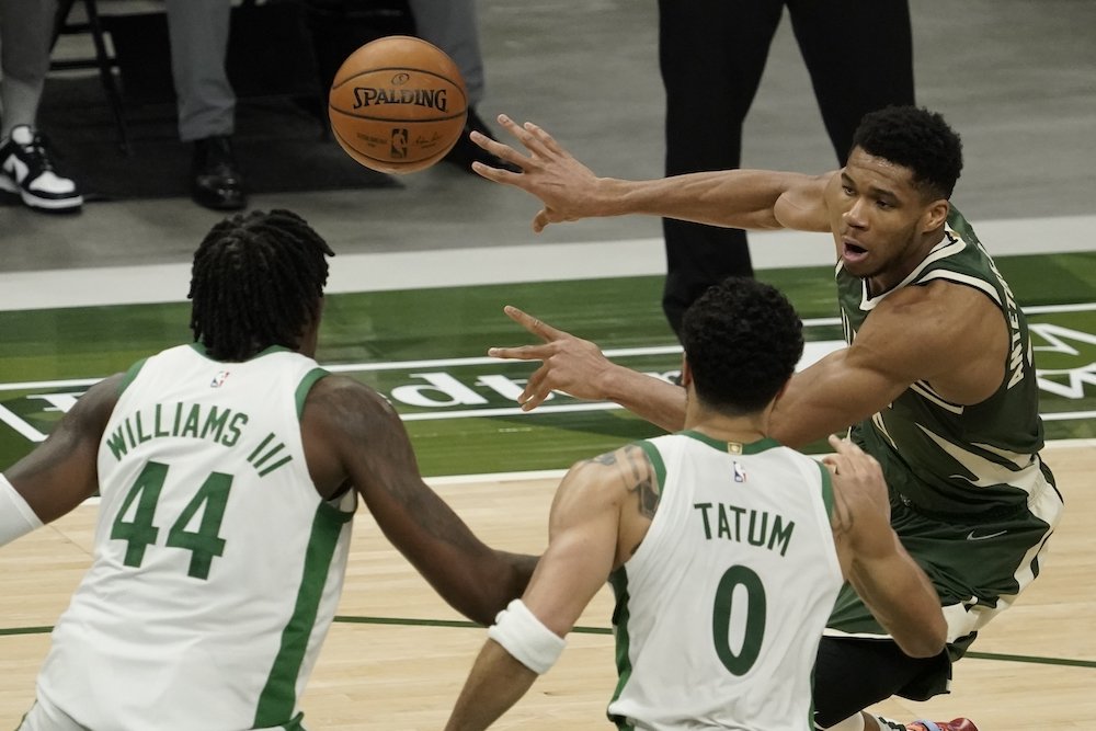 VIDEO: Utah rozstrieľal oslabený Brooklyn, Milwaukee má ôsmu výhru v rade