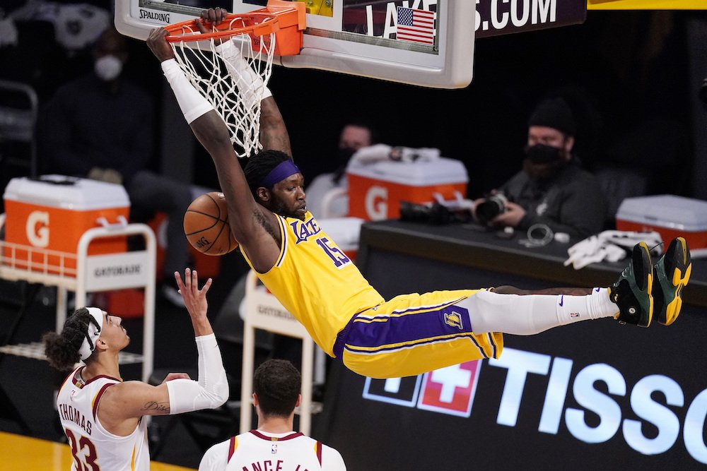 VIDEO: Dallas bez Dončiča nemal doma šancu, Lakers konečne vyhrali