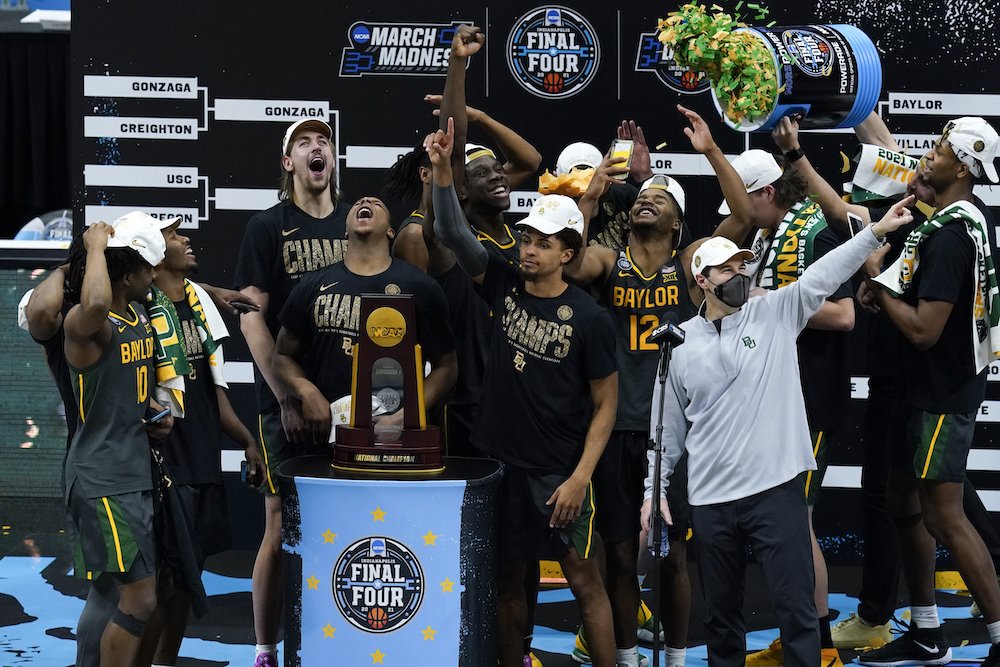 Vražda spoluhráča, vylúčenie, drogový díler. Neskutočná cesta Bayloru k titulu v NCAA