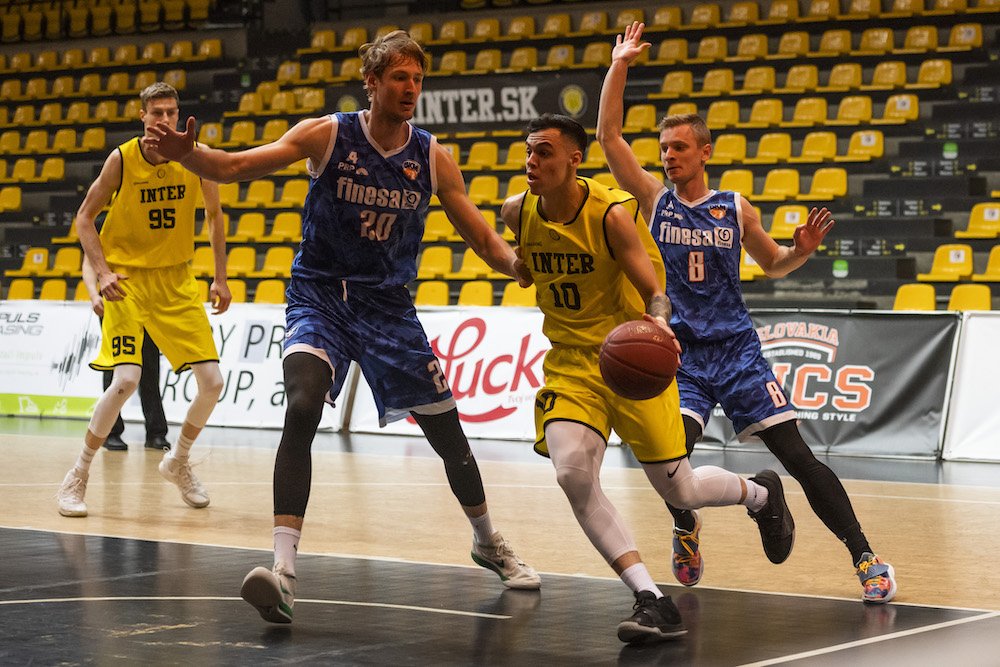 Lučenec predviedol v poslednej štvrtine šnúru 12:0, ale Inter sa vďaka Lopezovi dostal z problémov