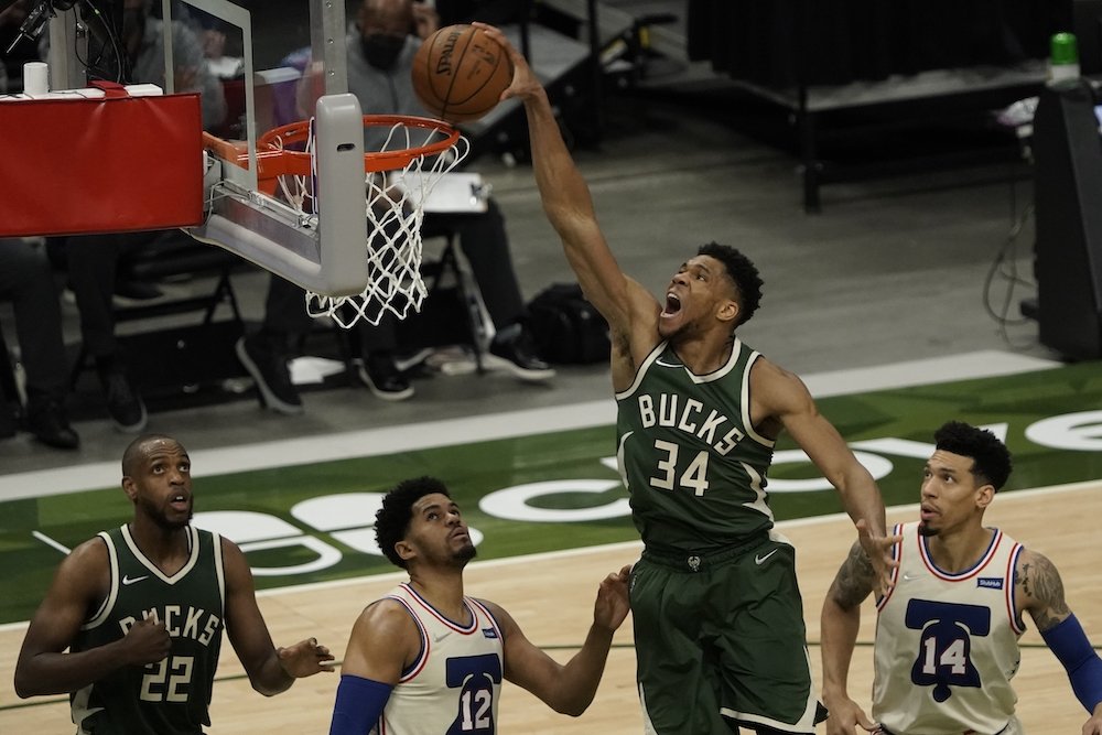 VIDEO Antetokounmpo si zgustol na dovtedy prvej Philadelphii
