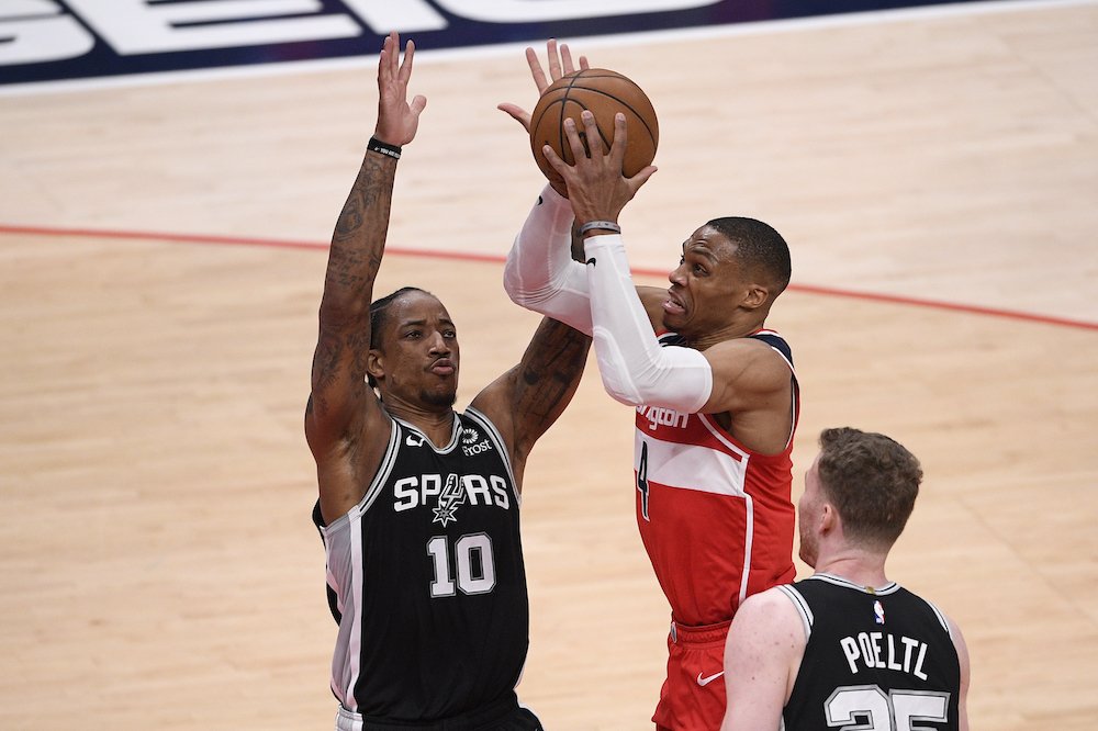 VIDEO: Vo Washingtone padlo takmer 300 bodov, Wizards nestačilo ani 45 od Beala