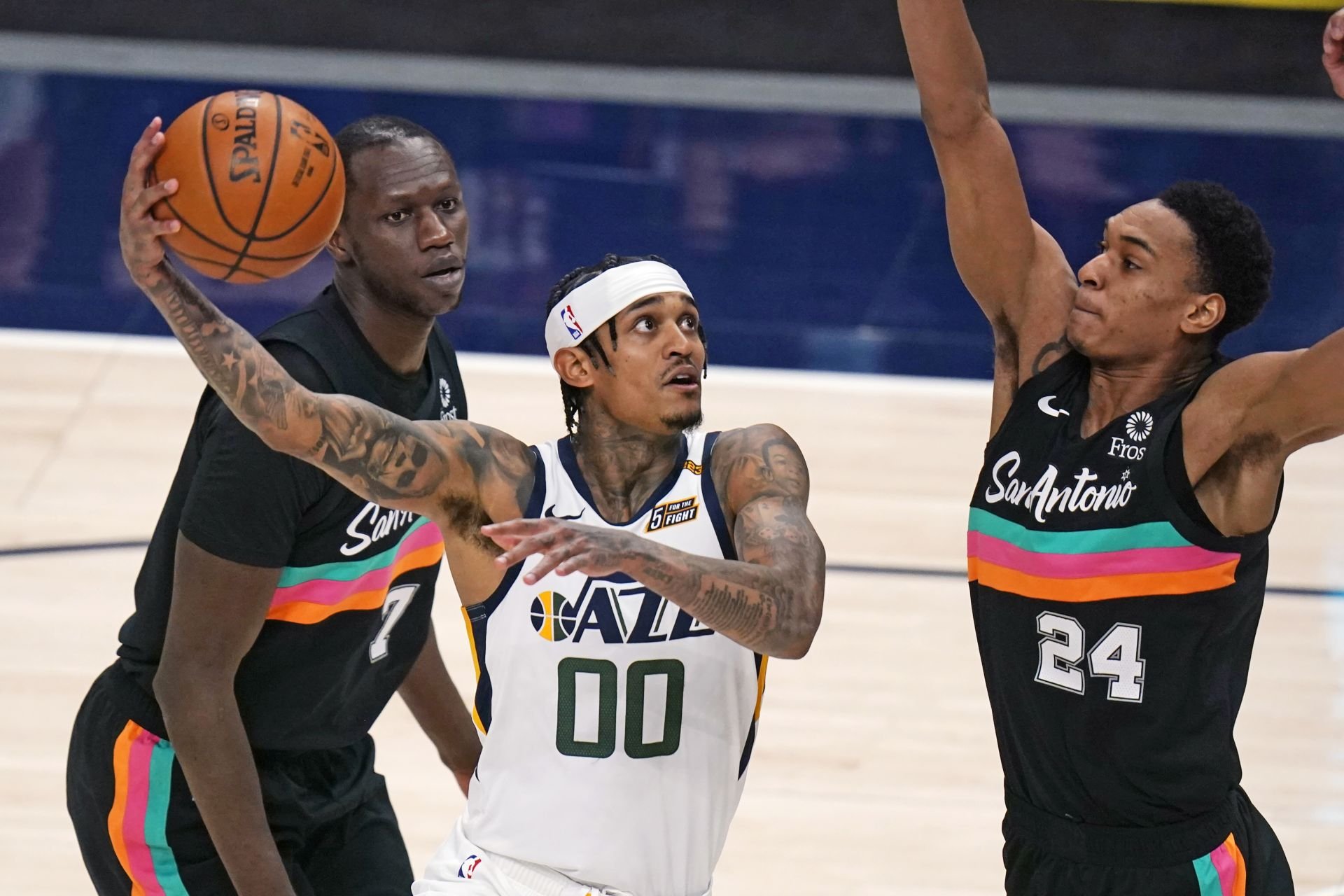 VIDEO: Utah si upevnil prvé miesto v lige, zvalcoval San Antonio