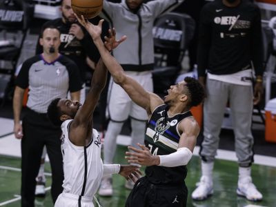NBA play-off: Milwaukee sa vzchopilo a vynútilo si proti Brooklynu siedmy zápas