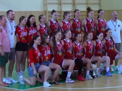 Juniorskými majsterkami slovenska sa stali basketbalistky ZŠ Zvolen-ŠKP 08 B.Bystrica