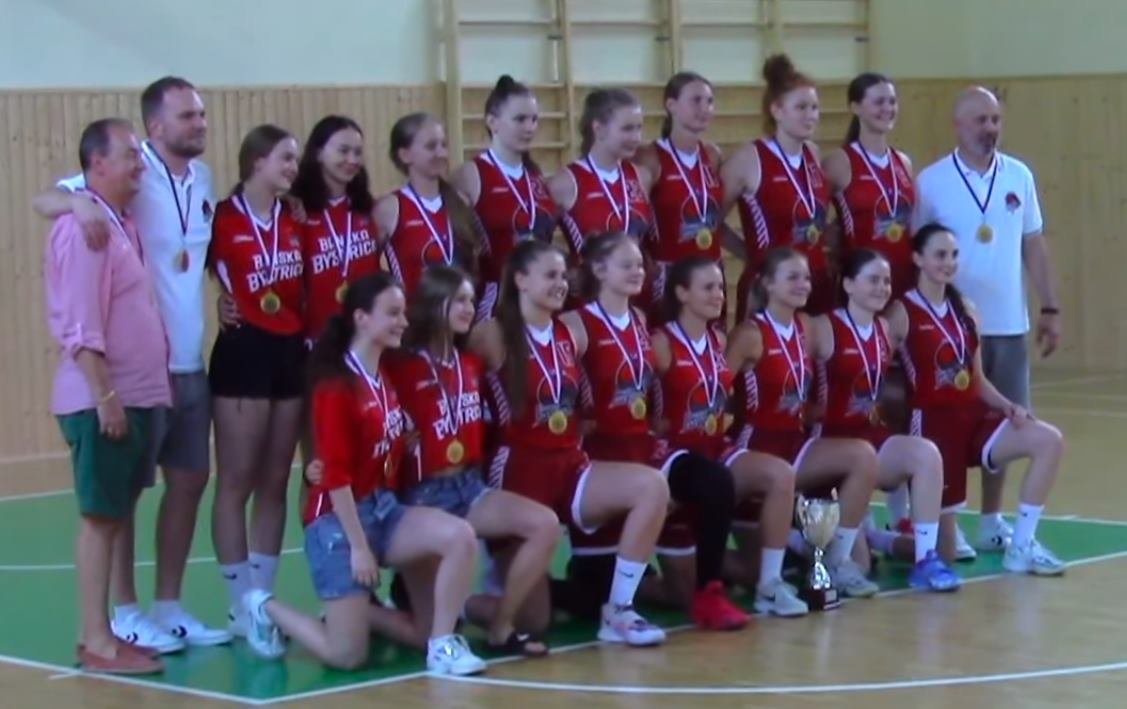 Juniorskými majsterkami slovenska sa stali basketbalistky ZŠ Zvolen-ŠKP 08 B.Bystrica