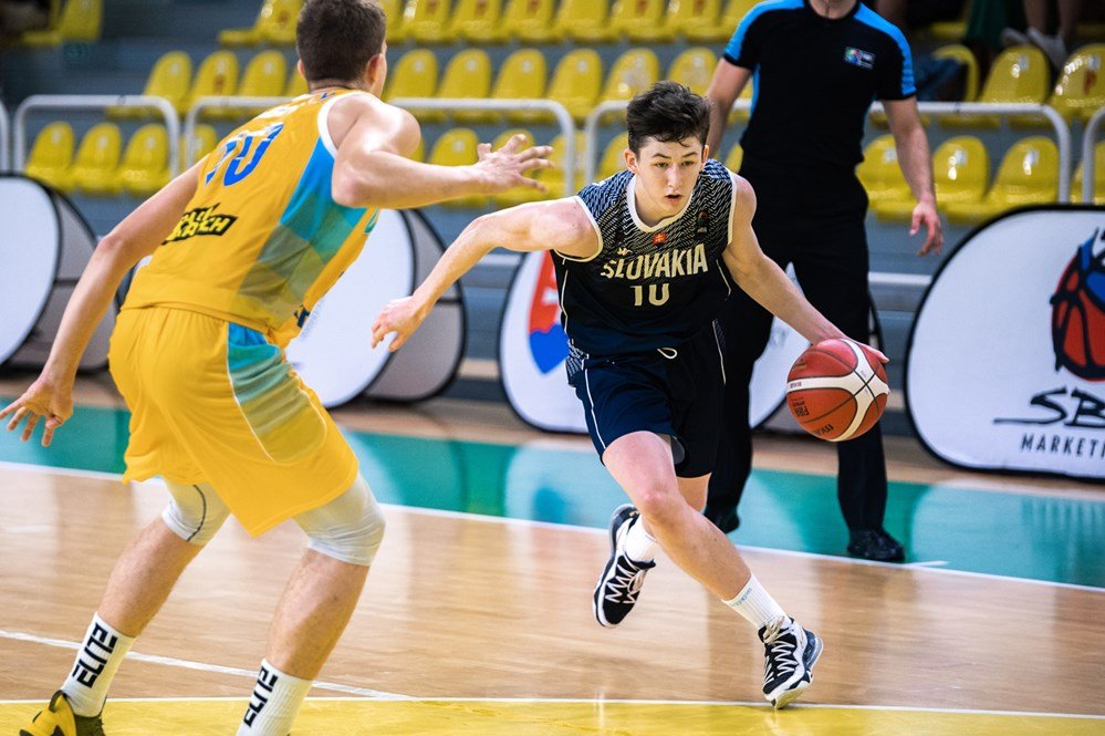 Víťazný štart. Osemnástka zdolala na FIBA Challengeri silnú Ukrajinu
