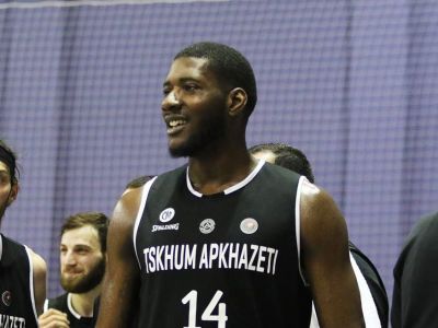 Majster predstavil poslednú posilu. Prichádza americký pivot