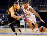 James triple-double nedosiahol, predviedol však jeden z najlepších výkonov v dejinách Euroligy