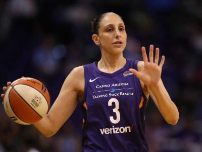 Neuveriteľný výkon. Jordan v sukni bojuje so zranením, aj tak si spravila v 37-bodový rekord