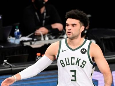 Euroligoví šampióni tápu, dostali výprask od mestského rivala, nakopnúť ich má aktuálny šampión z NBA