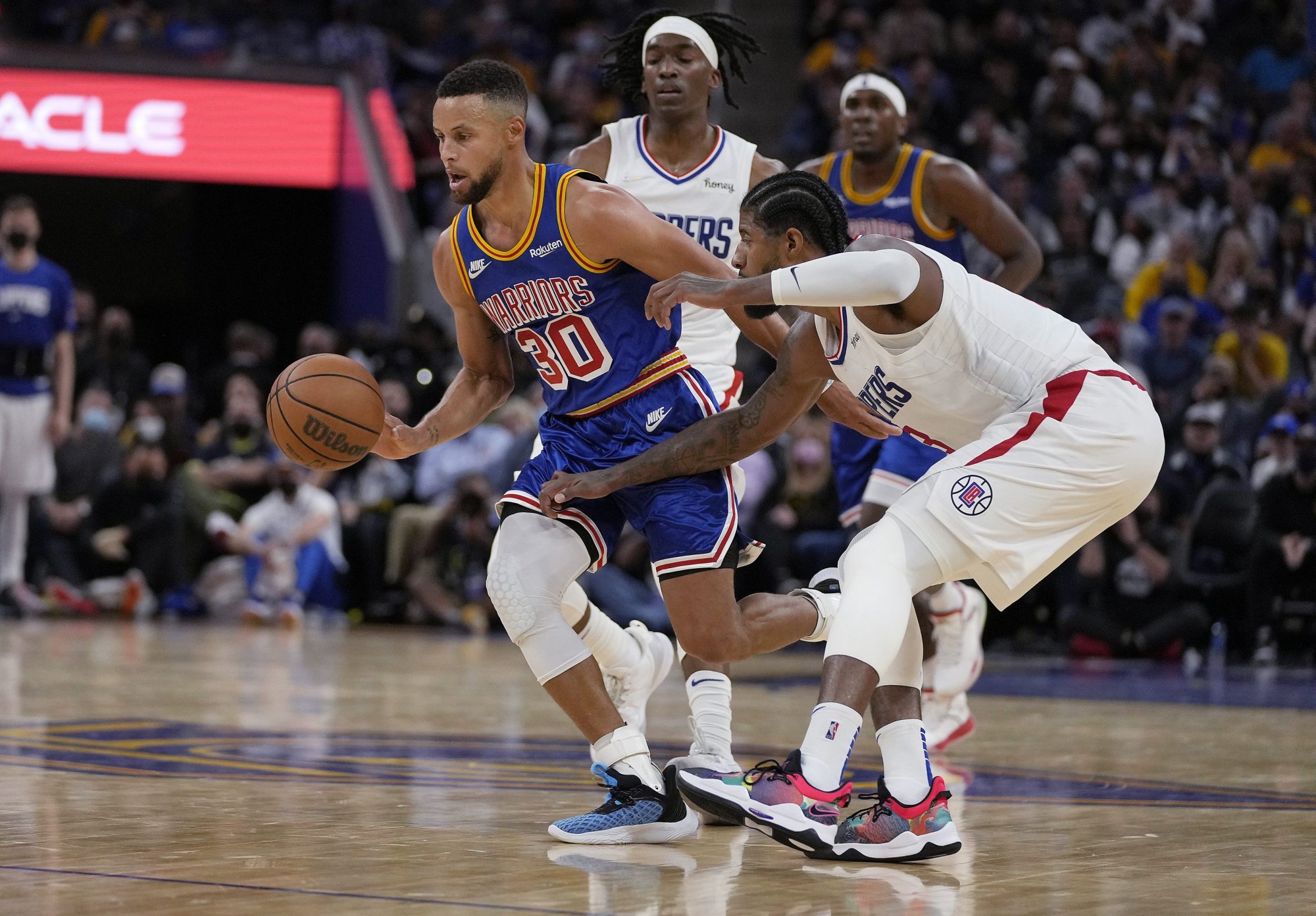 VIDEO: Úžasný výkon. Pozrite si Curryho 25-bodovú štvrtinu