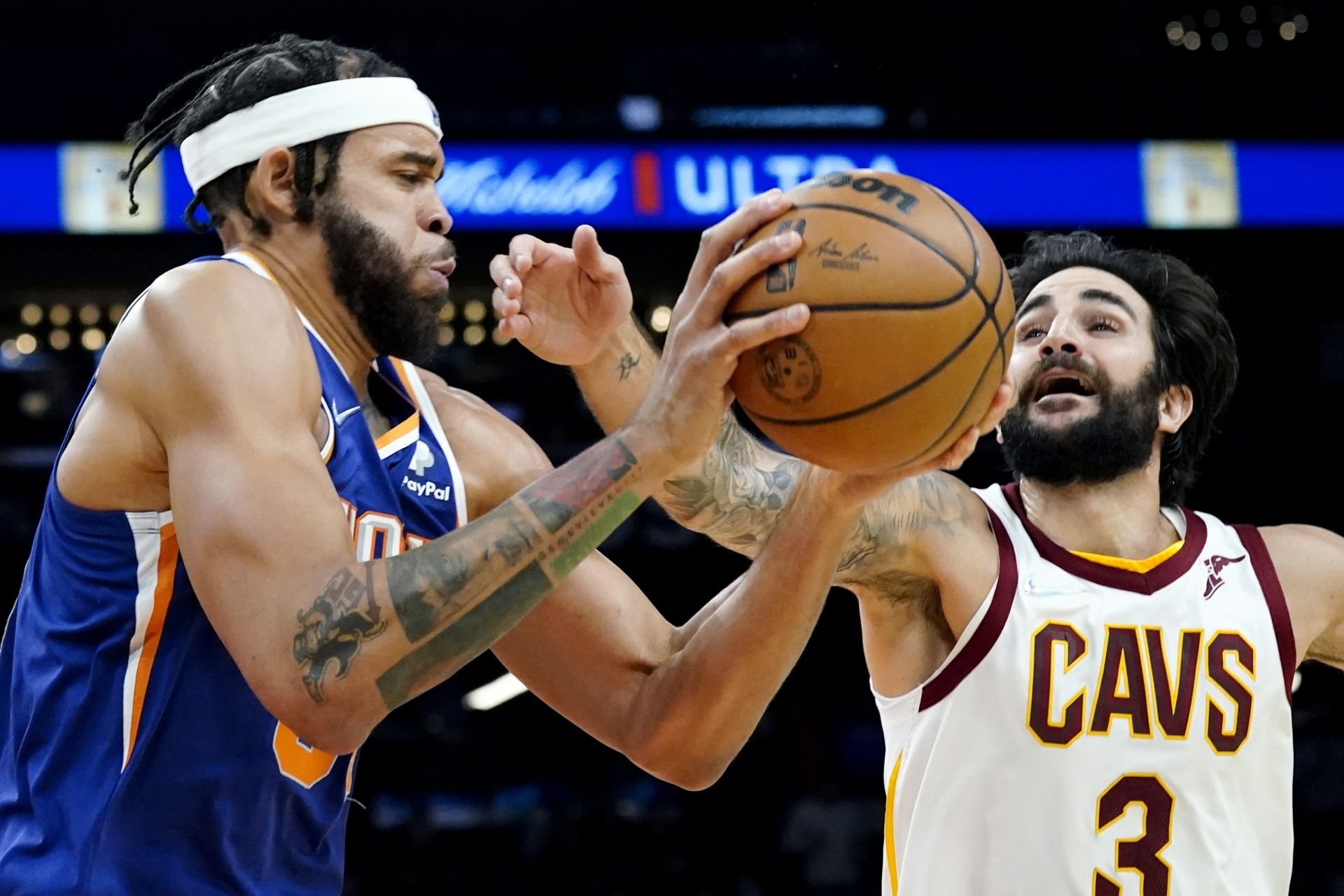VIDEO: Drámu v hlavnom meste rozhodol Beal, Spurs vyhrali u šampiónov