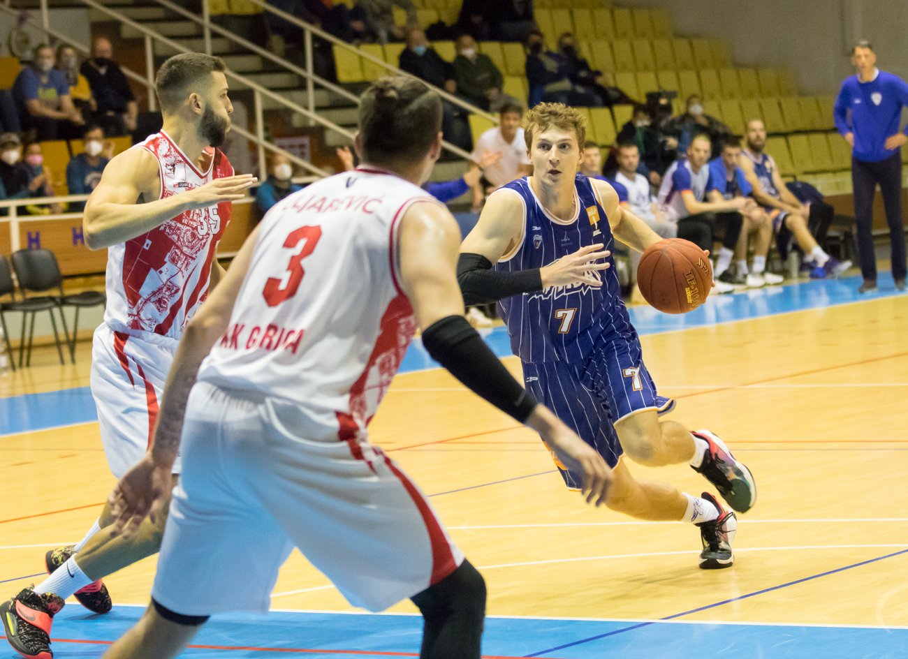 Rytieri sa vrátili do hry o postup, Chorvátov pripravili o neporaziteľnosť obranou