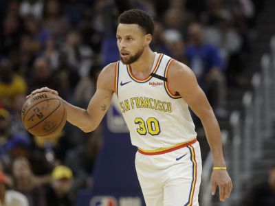 VIDEO: Warriors uspeli v kalifornskom derby a stíhajú vedúci Phoenix