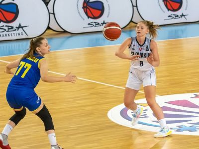 VIDEO – Turnaj V4: Mladé Slovenky zdolali po dráme Poľsko, skvelý výkon Taušovej, chlapci U16 s prehrou