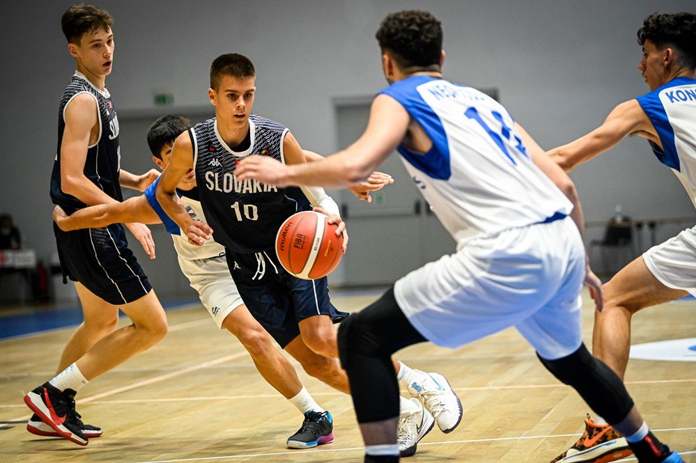 Šestnástka prehajdákala 15-bodový náskok a prehrala s Cyprom