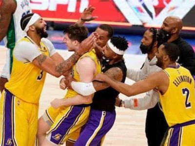 VIDEO: Lakers vykúpil nečakaný hrdina, Edwards premenil ako najmladší 10 trojok