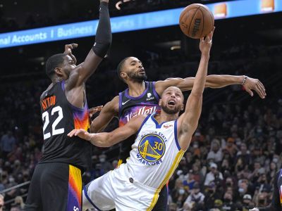Návrat do majstrovských rokov? Oslabené Golden State ukazuje, že ho bude veľmi ťažké zastaviť