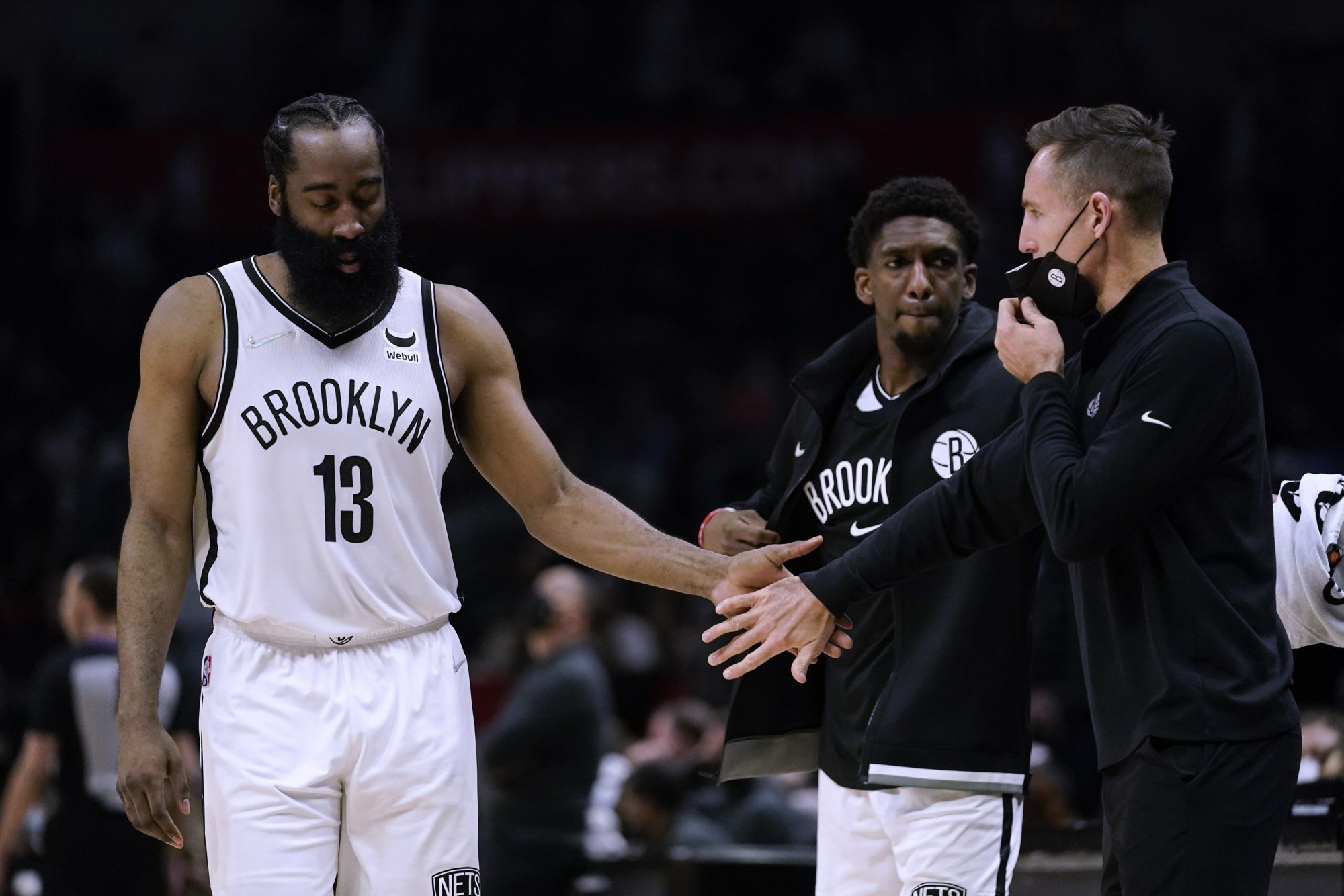 VIDEO: Zdecimované Clippers vyhralo na palubovke Brooklynu, hrali aj Durant a Harden