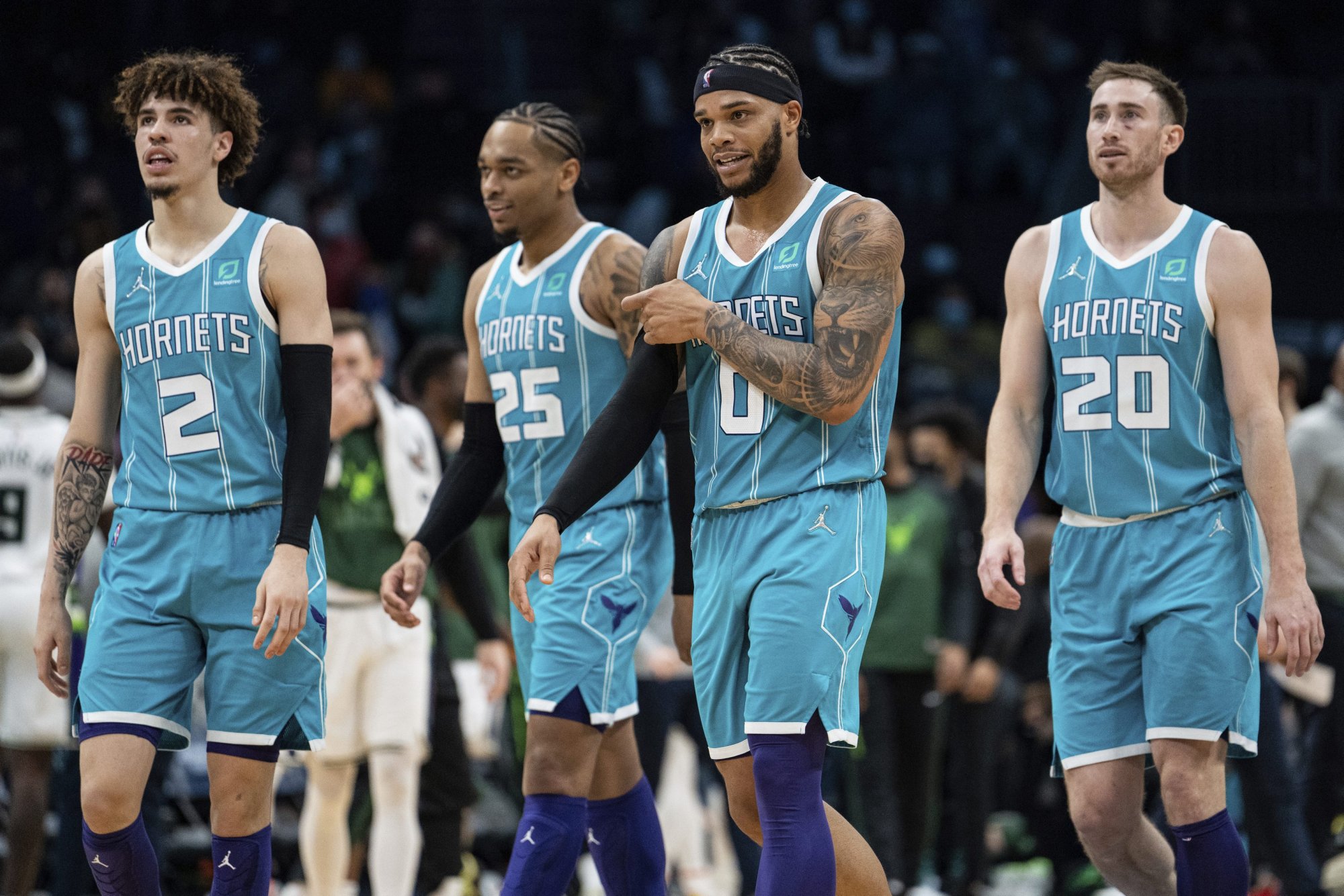 VIDEO: Obhajcovia titulu prehrali druhýkrát za sebou so Charlotte, stúpa Philadelphia