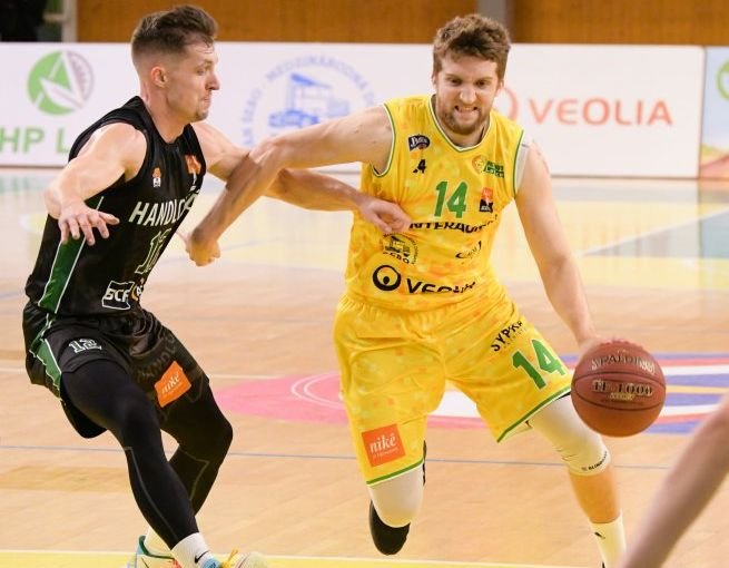 VIDEO: Kapitán Krajčovič dotiahol lídra k 12. výhre za sebou
