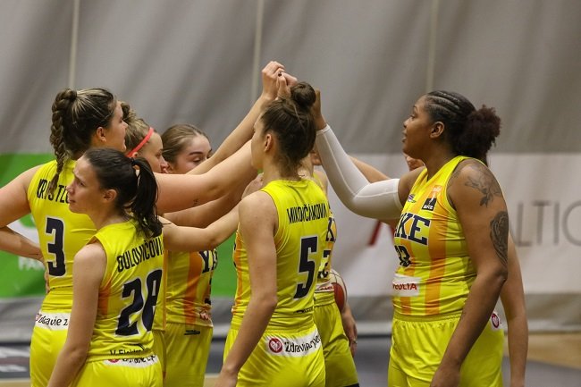 VIDEO: Basketbal „Made in Young Angels“ rozpálil mrazivé Pobaltie