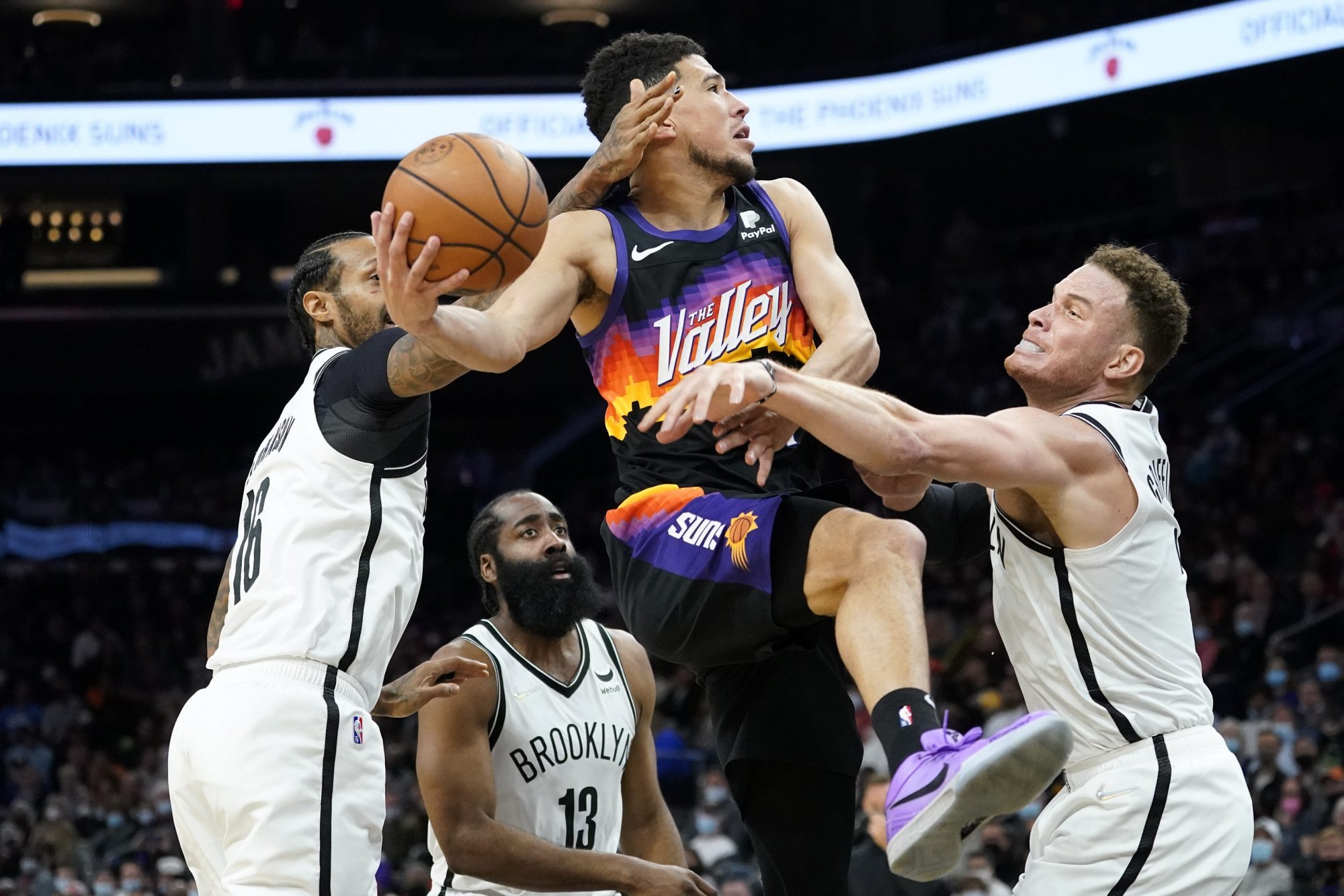 VIDEO: Warriors vyhrali aj bez hviezdneho kvarteta, Phoenix s ďalším triumfom
