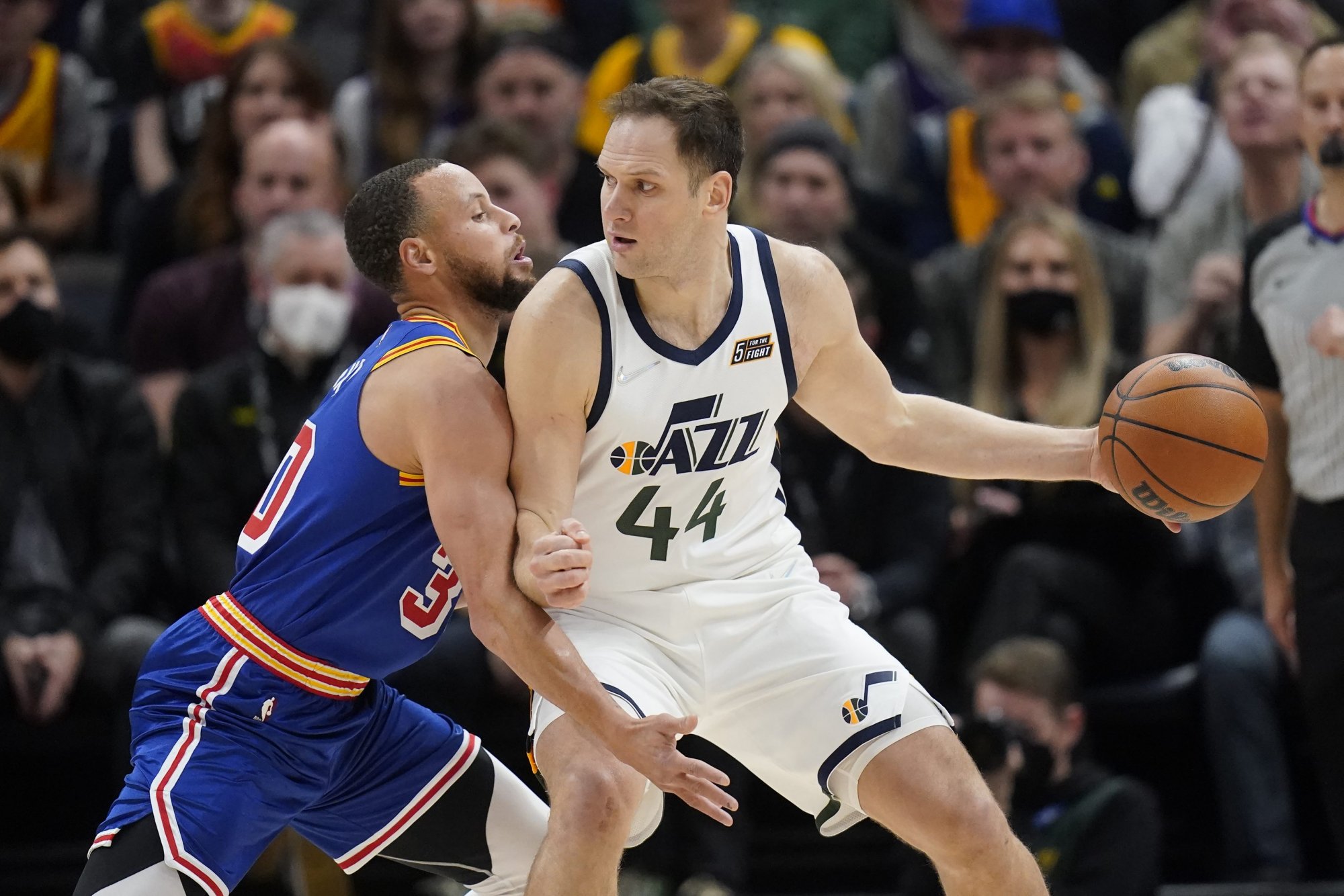 VIDEO: V Utahu žiaril chorvátsky snajper, Lakers prehrali aj s oslabeným Portlandom