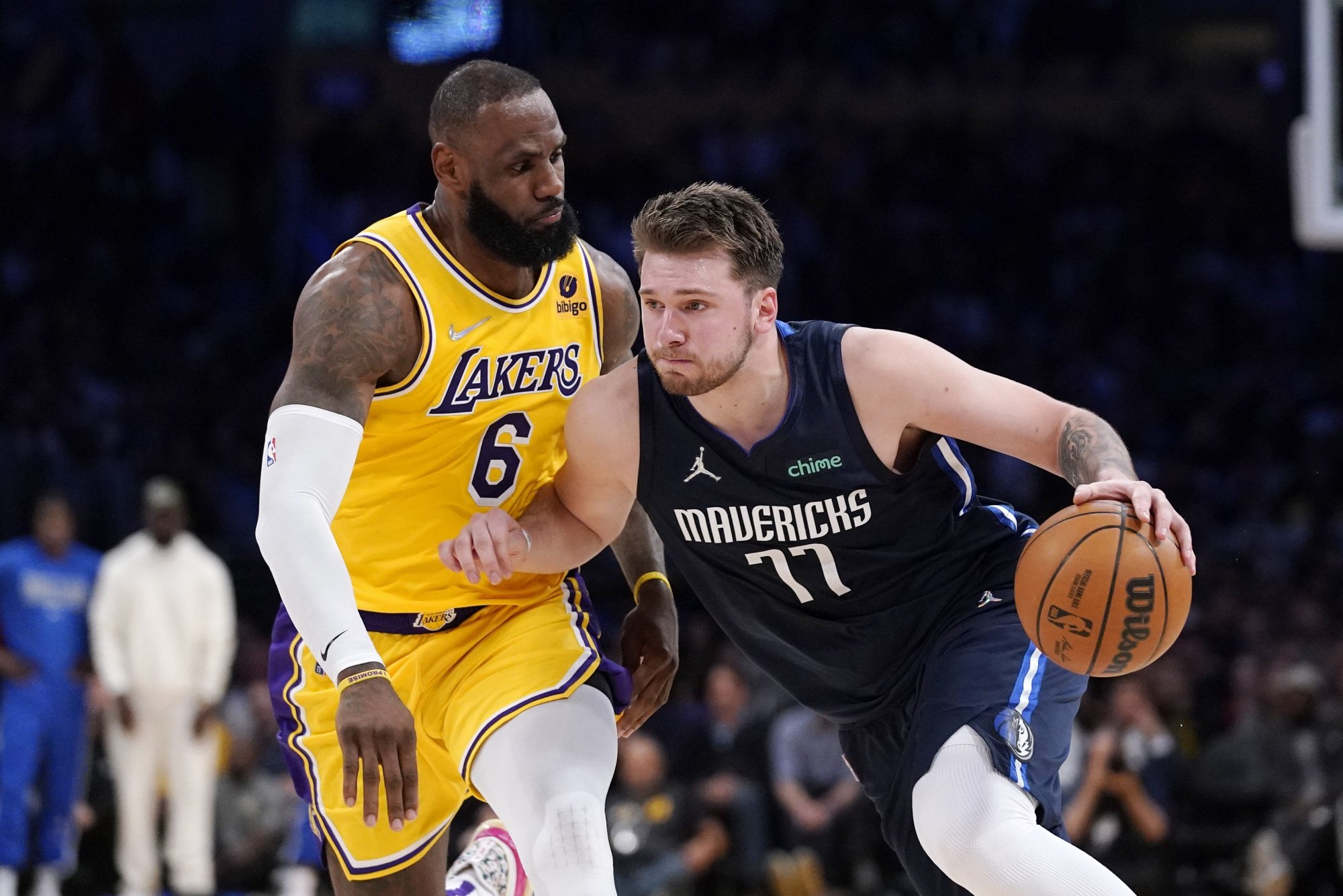 VIDEO: Lakers padajú tabuľkou, budú radi za play-in
