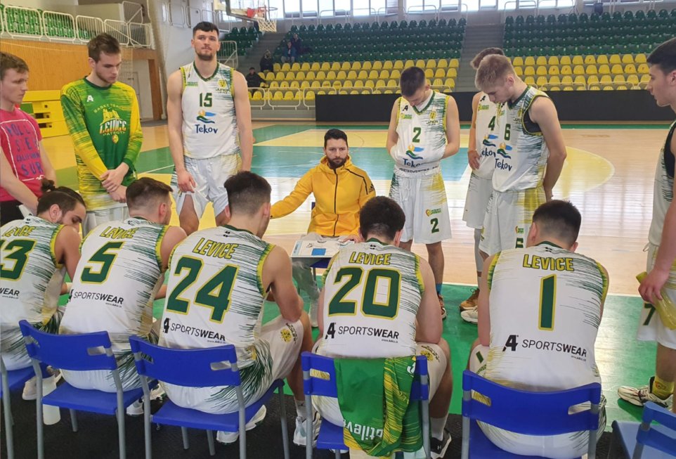 Prvú ligu mužov naďalej ovláda Nitra, Levice poskočili na druhú priečku