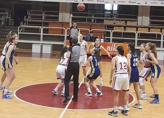Kadetky odohrali plnú porciu duelov v oboch skupinách aj s dohrávkou