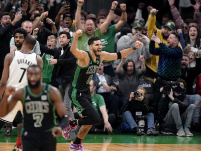 NBA play-off: Kyrie parádne úradoval v Bostone a potom prišiel úžasný koniec