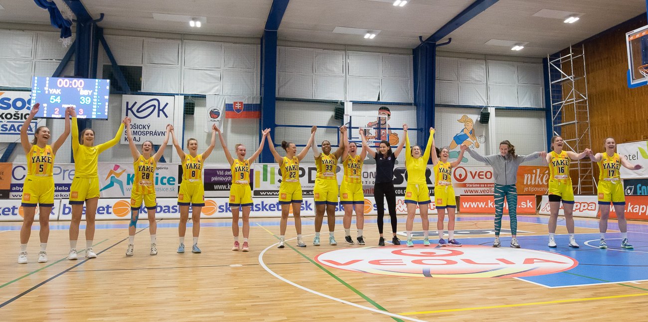 Bronzové déja vu Young Angels, tentoraz v inej hale a s legionárkami
