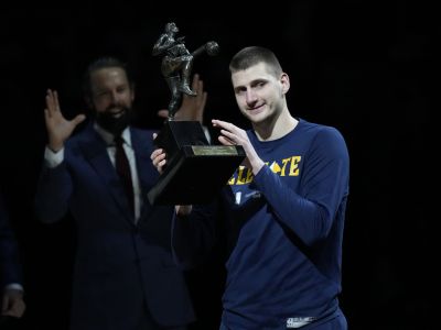 Jokič ostáva kráľom, obhájil cenu MVP v NBA