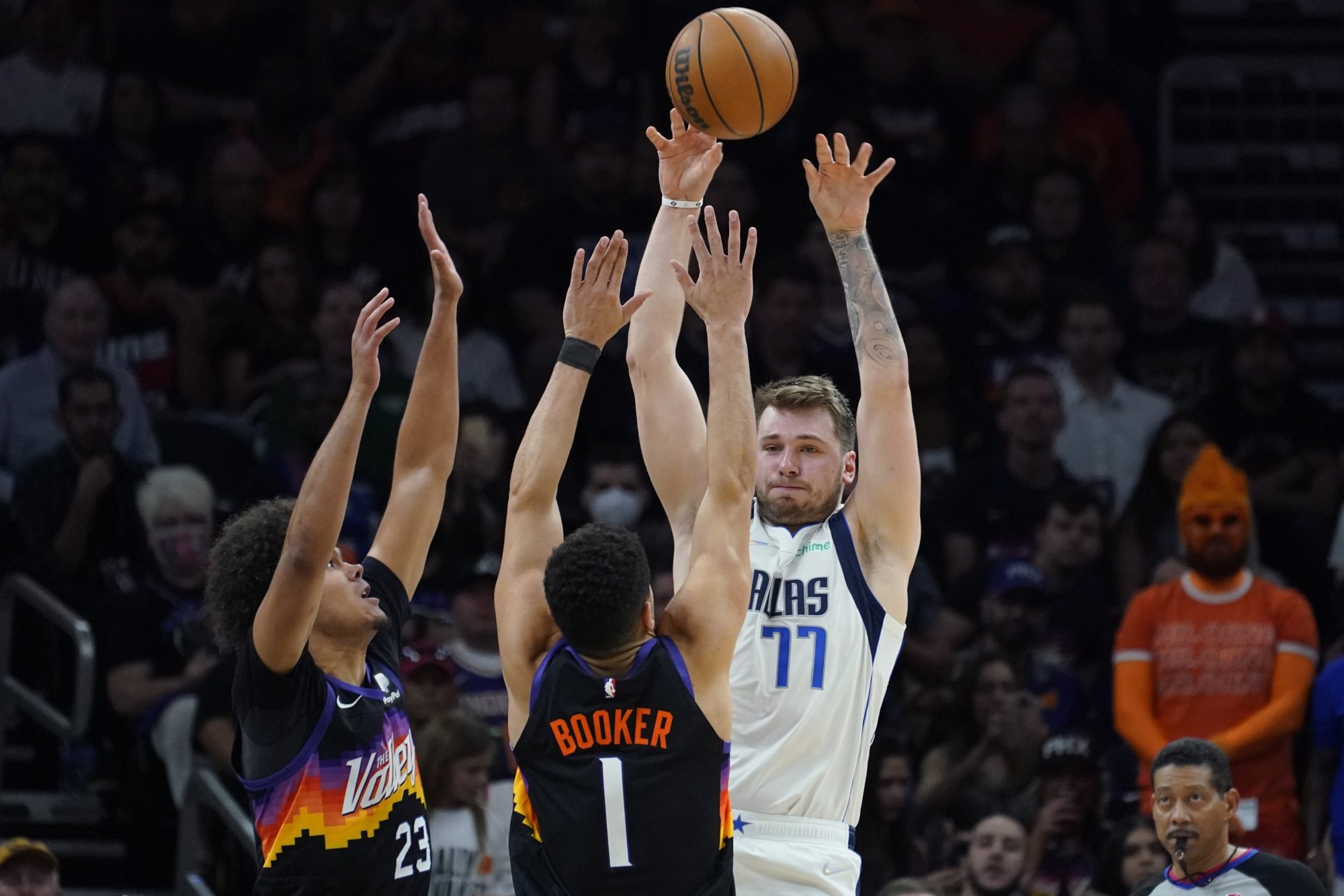 NBA play-off: Parádnych 45 bodov Dončiča nestačilo na výhru