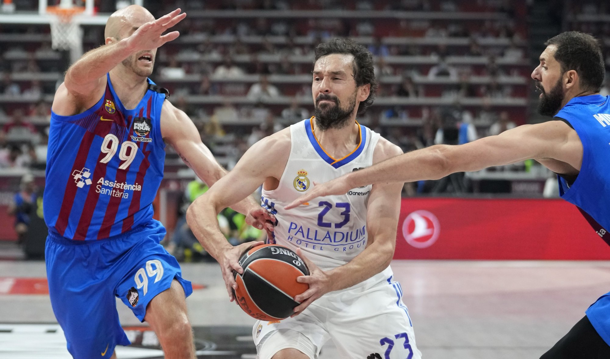 V El Clasicu Real pretlačil Barcelonu a vo finále Euroligy vyzve obhajcov Anadolu Efes