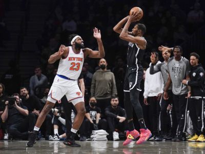 VIDEO: Brooklyn prehrával v derby o 21 bodov, vďaka skvelému Durantovi otočil