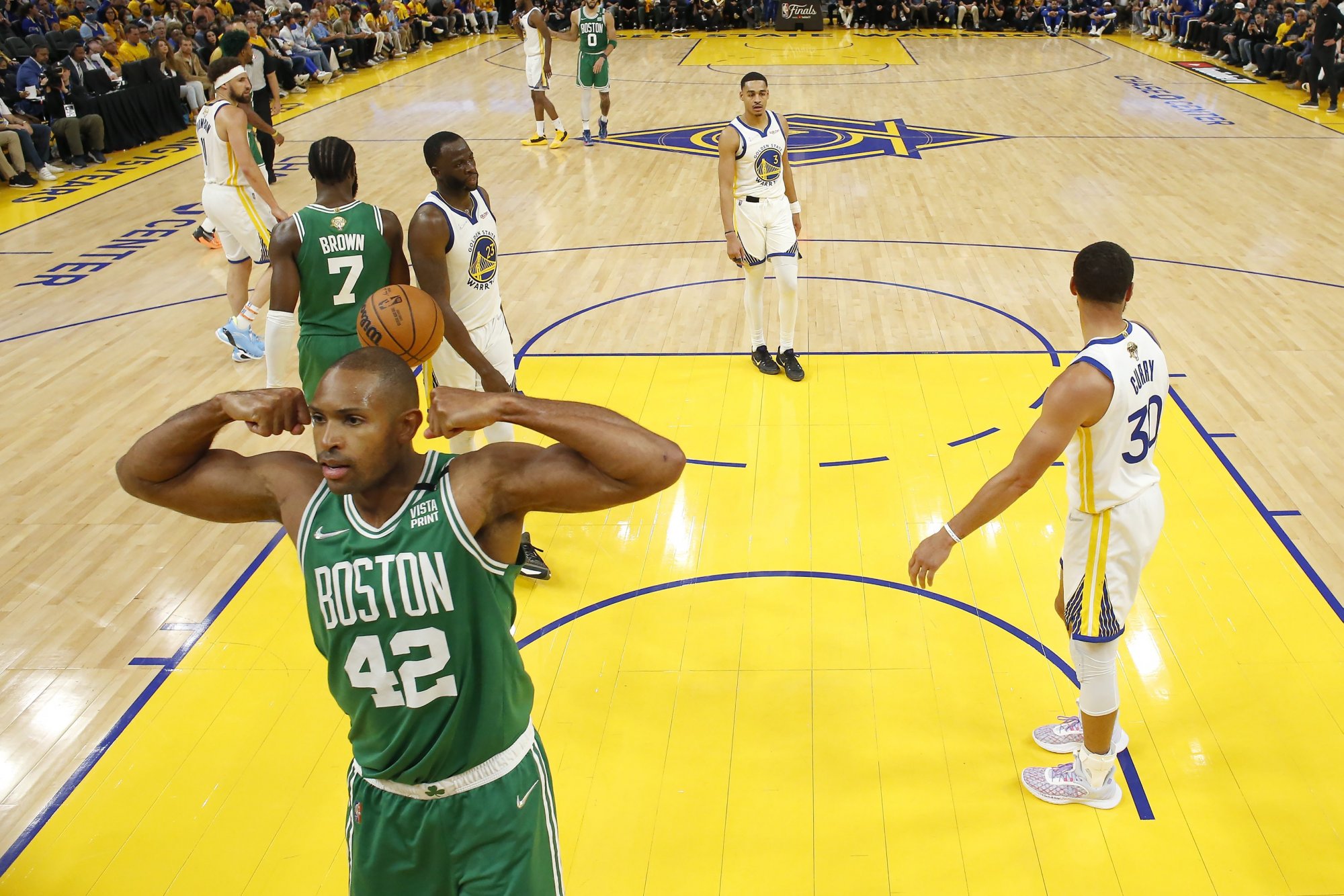 NBA finále: Boston mohutne vyfackal Golden State a má prvú výhru