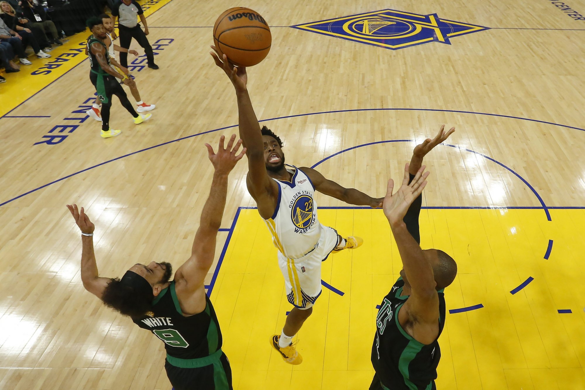 NBA finále: Curry netrafil ani jednu trojku po 233 zápasoch, aj tak má Golden State titulový mečbal