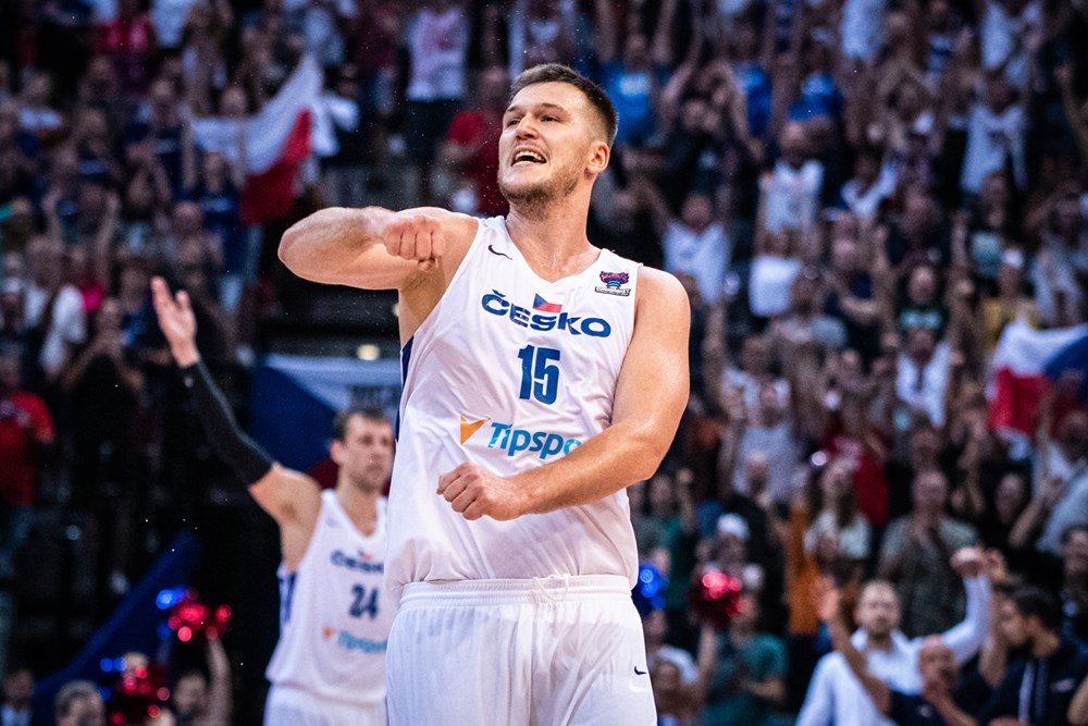 Čechov ťahá najlepší trojkár šampionátu: Keď dohráme turnaj, pražské koše si beriem so sebou