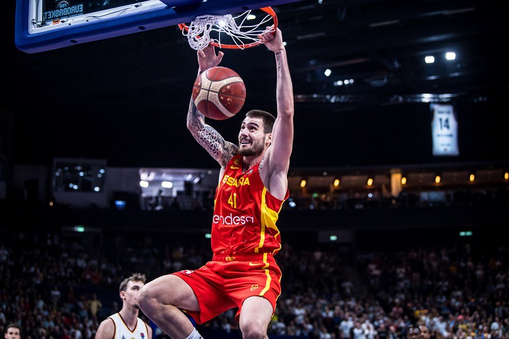 Podceňovaní Španieli utíšili Nemecko a zahrajú si o štvrtý titul zo šiestich EuroBasketov