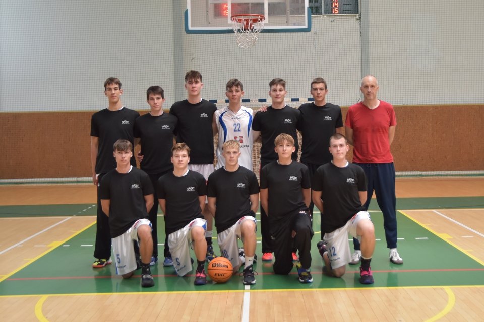 Juniori na východe a západe bojovali o účasť v skupine GOLD