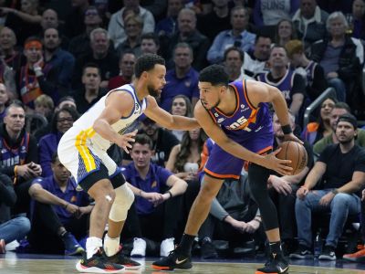 VIDEO: Obhajcovia titulu z Golden State dostali výprask, Dončič netrafil v závere trojku