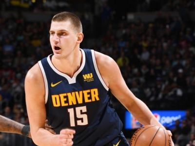 VIDEO: Štvrtá prehra Warriors za sebou, Jokič žiaril s ďalším triple-double