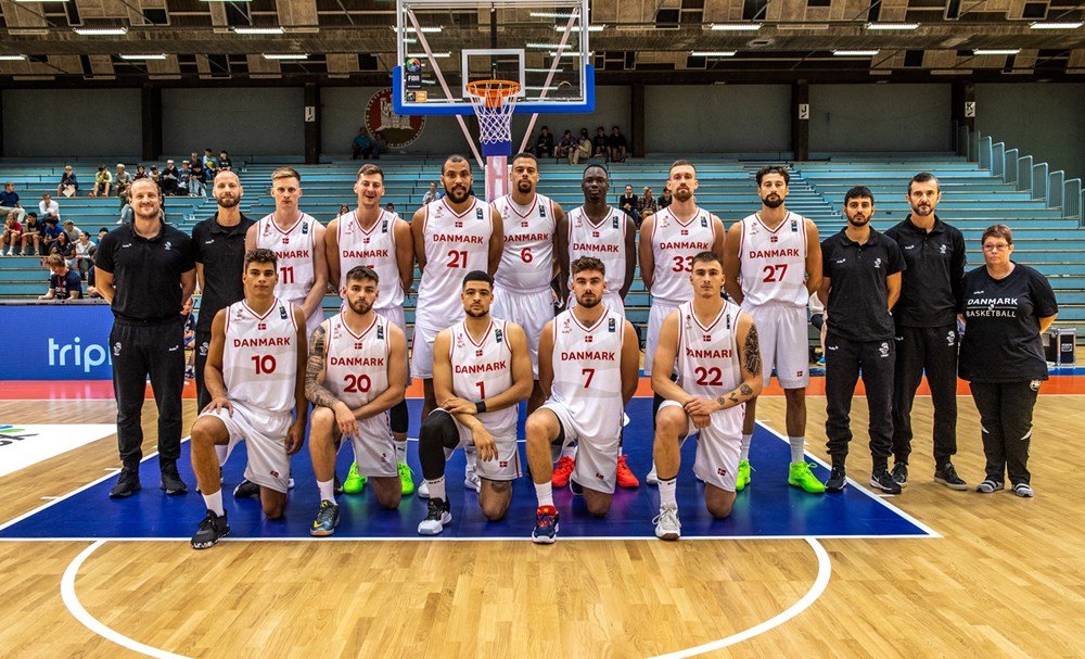 Bez najväčšej hviezdy. Nevyspytateľní Dáni vyzvú Slovákov