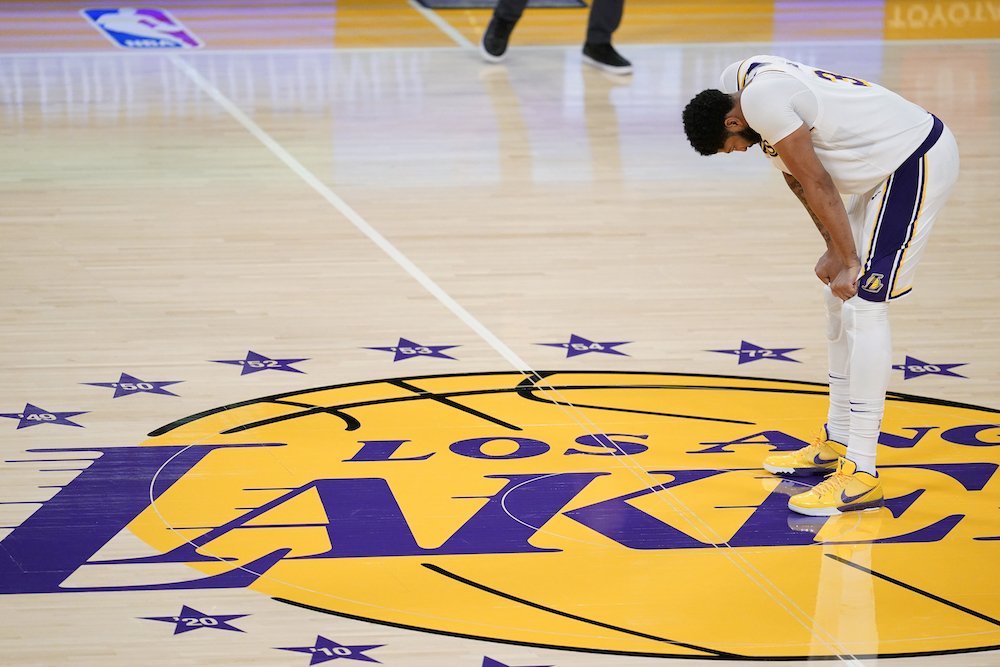Sezóna Lakers je v ohrození, zrejme stratili hviezdu na dlhé obdobie
