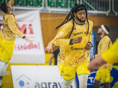 Patrioti pretlačili vzdorovitú Iskru, potiahli ich všadebol Freeman a „clutch“ kapitán Bachan